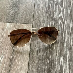 Stylish Gold Aviator Sunglasses